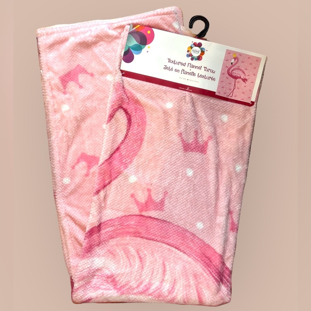 Super Soft Blanket with Flamingo Pattern.